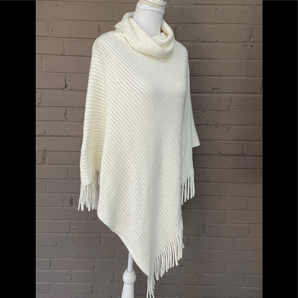 NewYork & Co Ivory Knit Poncho